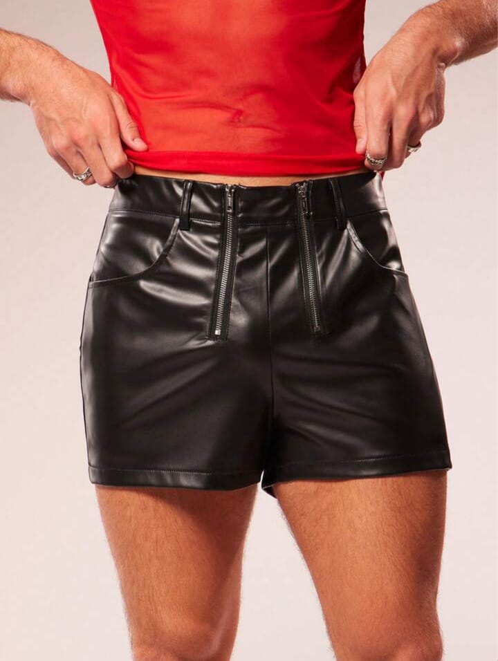 Men's Solid Color Pu Leather Zipper Front Pocket Casual Shorts